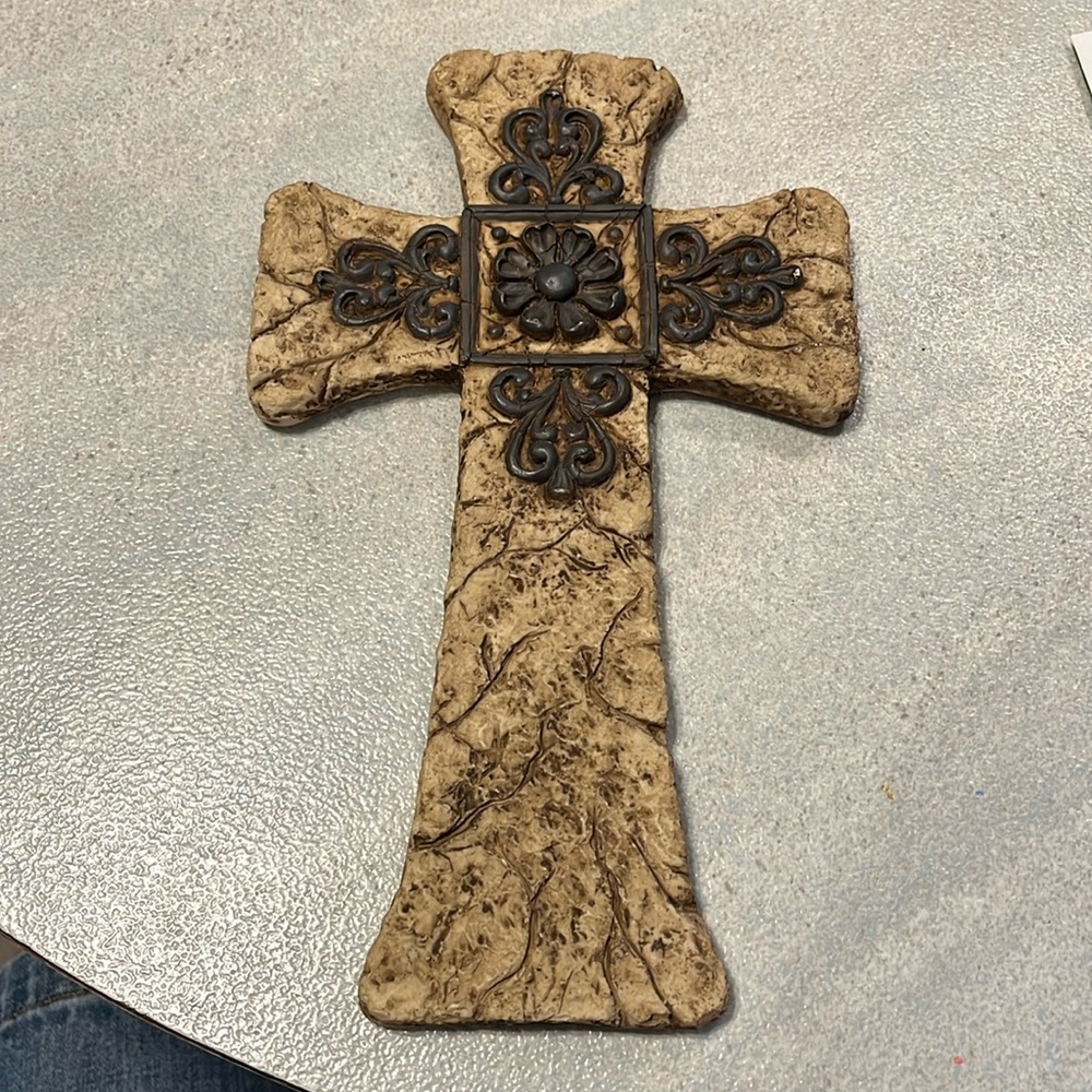 Wall cross